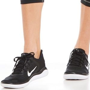 NWOT Nike womens running shoes